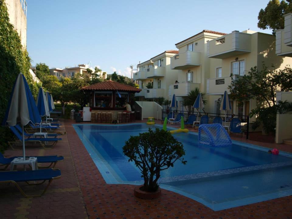 Sofia Studios & Apts Ayía Marína Exterior foto